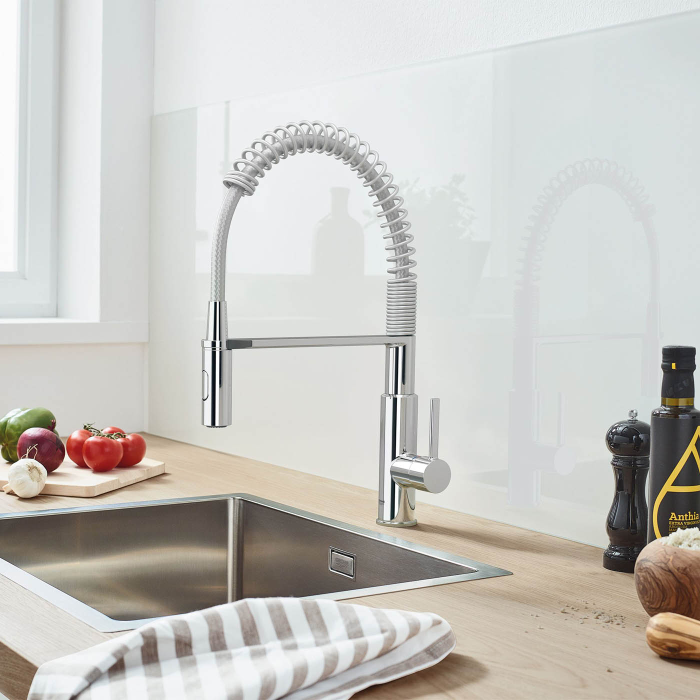 Kitchen Tap Mixer Chrome Side Single Lever Pull Out Spring Neck Contemporary - Image 2