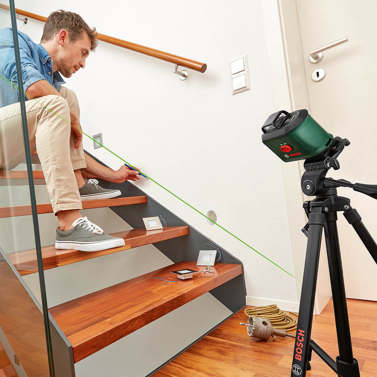 Bosch Laser Level Green Self Levelling Horizontal And Vertical Compact - Image 7