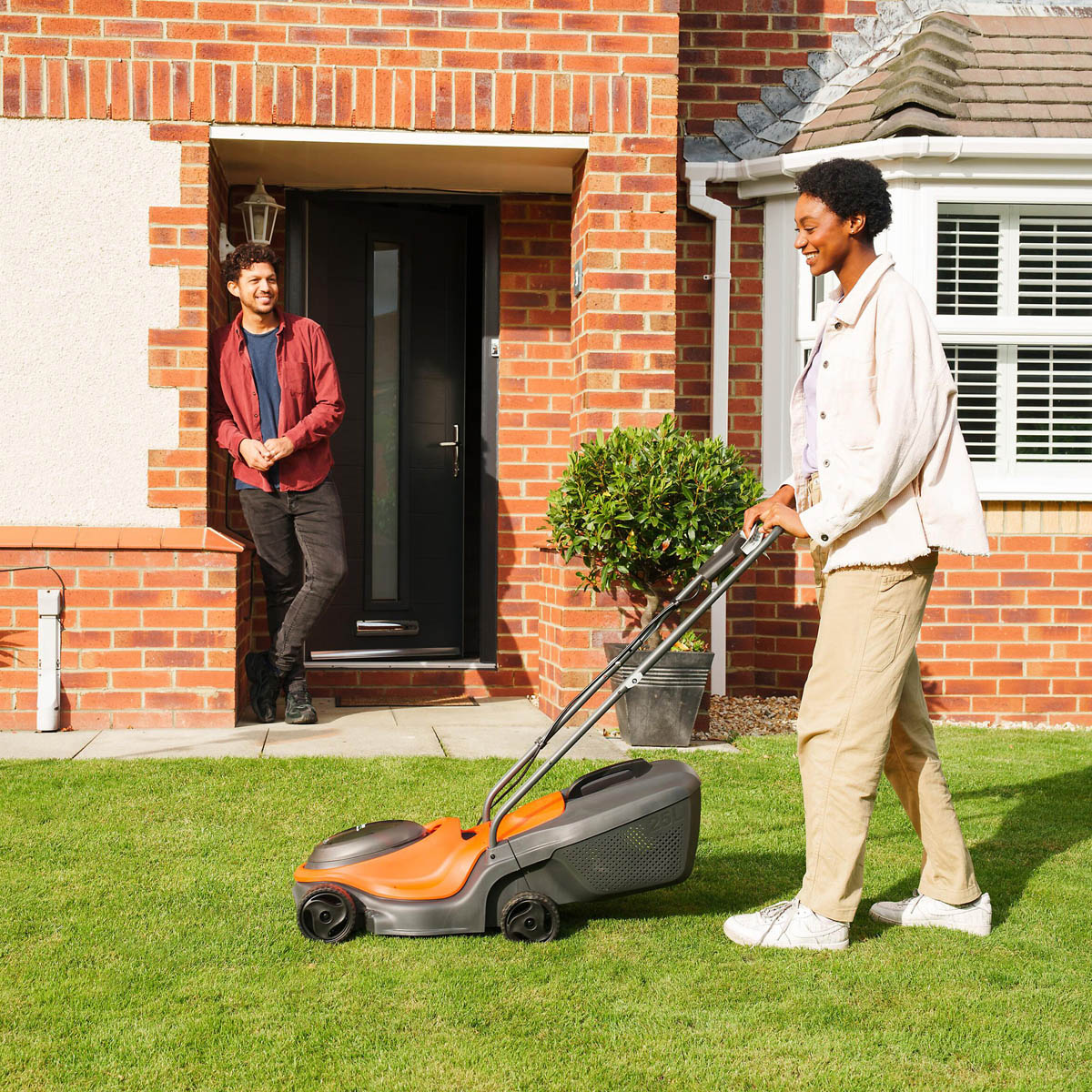 Flymo Lawnmower Cordless 18V 4Ah Li-ion 18VSimplimow320Kit Rotary Grass Cutter - Image 7