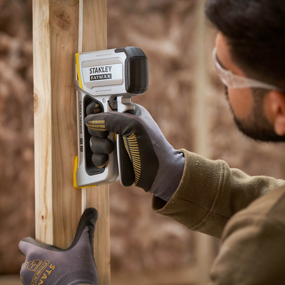 Stanley Cable Tacker 2IN1 Wire Staple Gun Soft Grip 6-14mm Durable Compact - Image 4