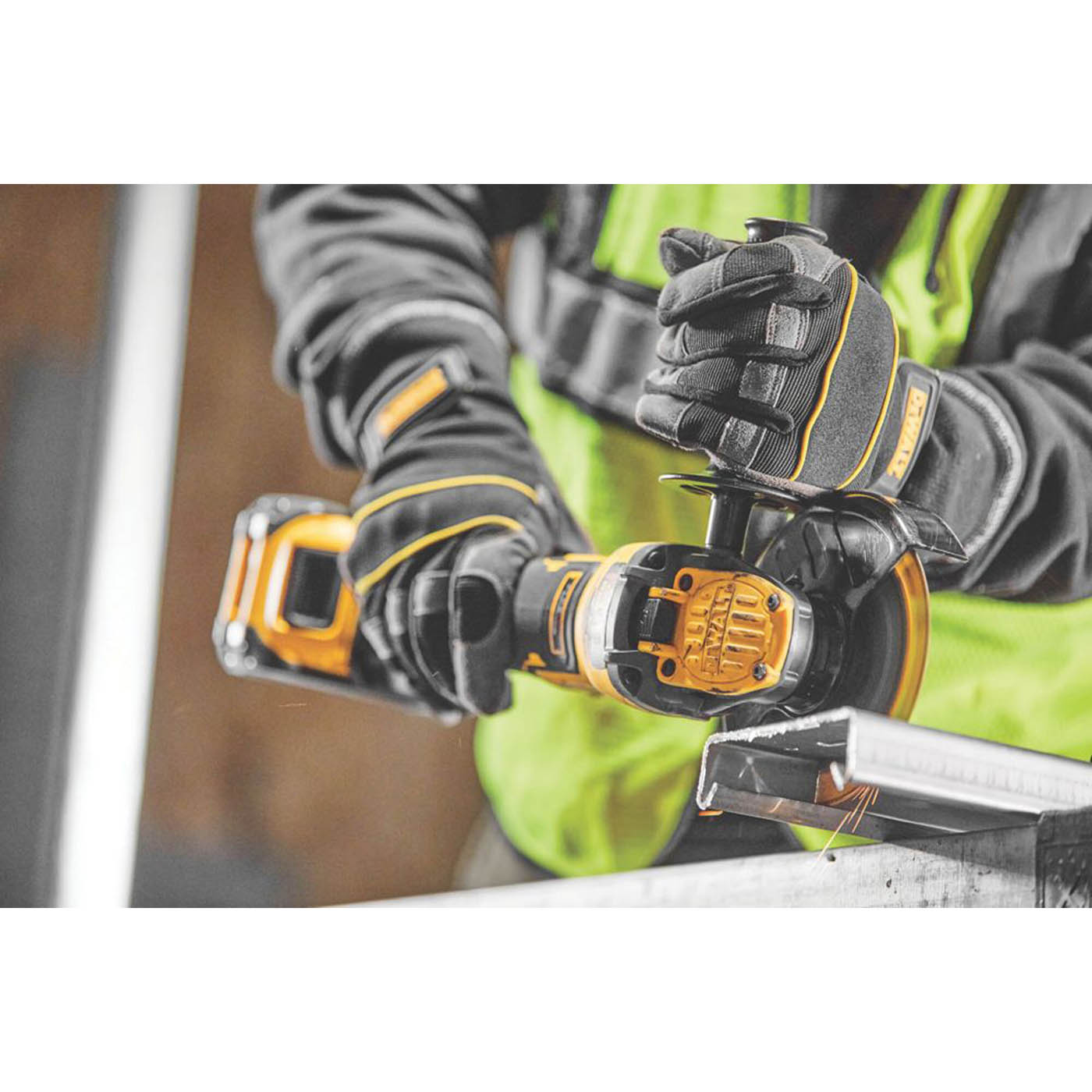 DEWALT Angle Grinder DCG409VSNT-XJ Cordless 18V Li-Ion XR 4.9" Body Only - Image 6