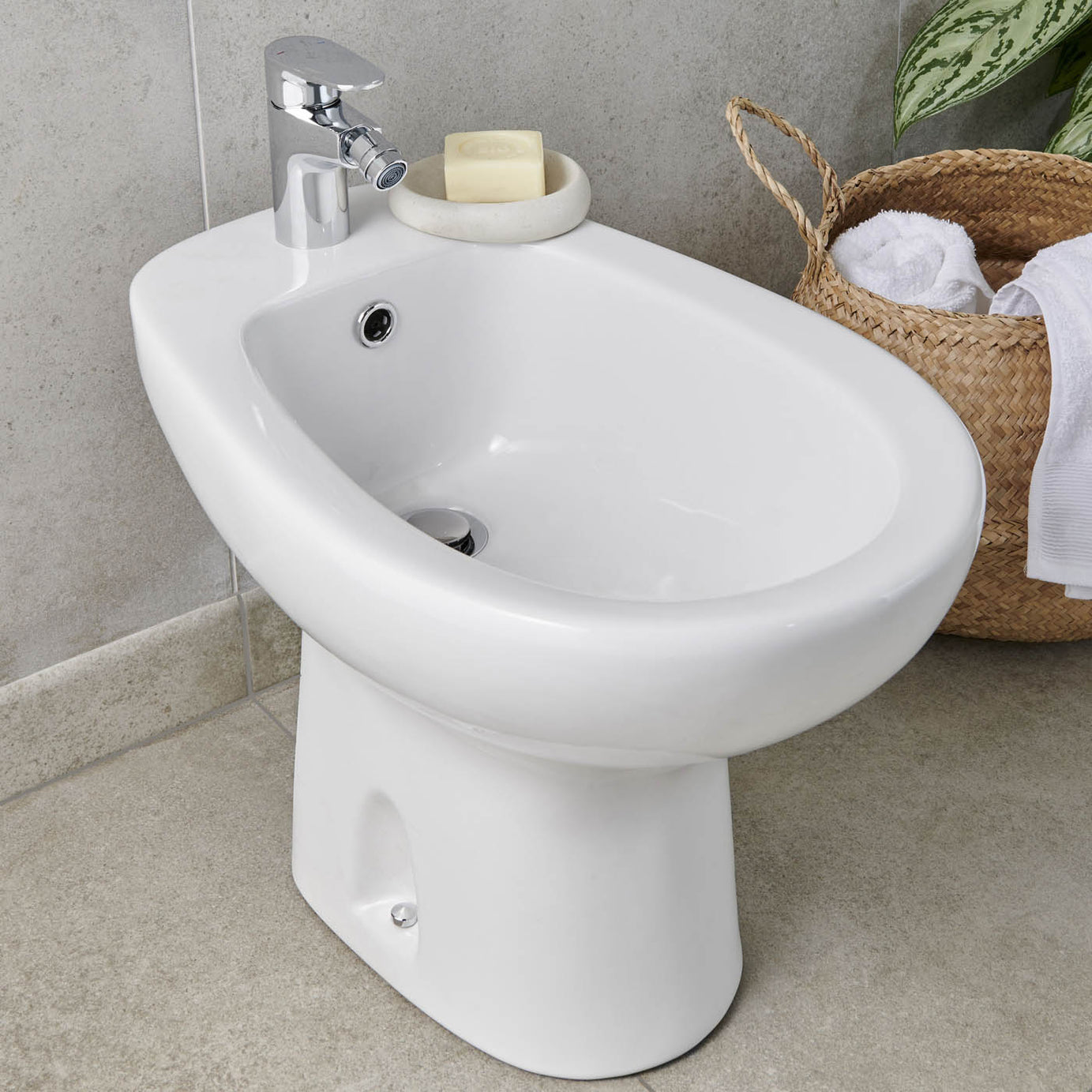 GoodHome Baciu Freestanding MJZ-06 Bidet with fixing kit - Image 4