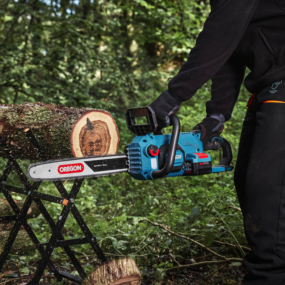 Erbauer Chainsaw Cordless 36V 8.0/4.0Ah Li-Ion ERT1038CHN Wood 400mm Cutter - Image 3