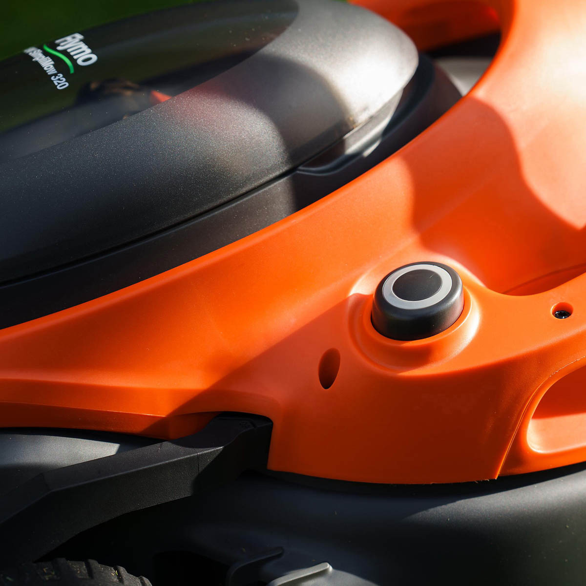 Flymo Cordless Rotary Lawnmower SimpliMow 320 Kit 18V 4Ah Battery - Image 6