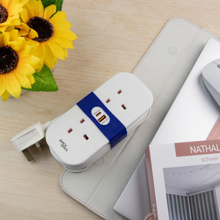 Tower Travel Extension Lead White 13A 2 Socket USB A C Quick Charge 1.4m - Image 2