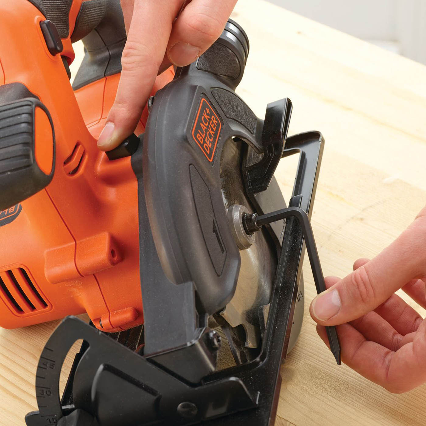 Black+Decker Cordless Circular Saw 140mm 18V POWERCONNECT BDCCS18N-XJ Body Only - Image 2