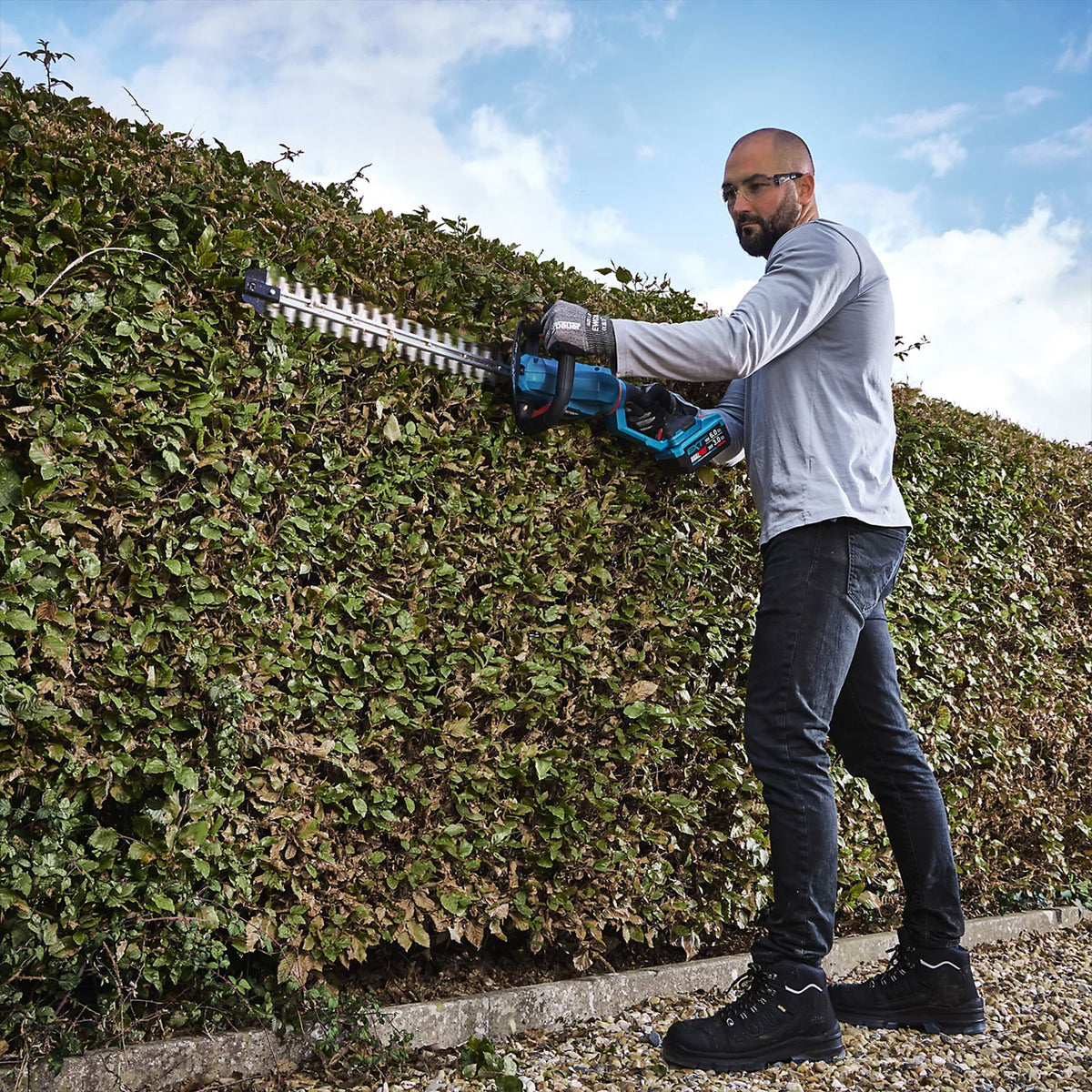 Erbauer Hedge Trimmer ERI1024GHT 18V Cordless 550mm Garden Cutter Body Only - Image 5