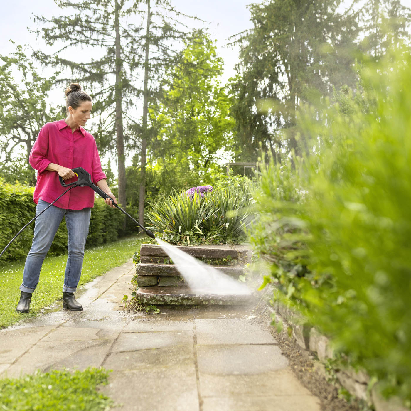 Karcher High Pressure Washer Jet K2 Home Corded 110bar 1.4kW with Patio Cleaner - Image 9