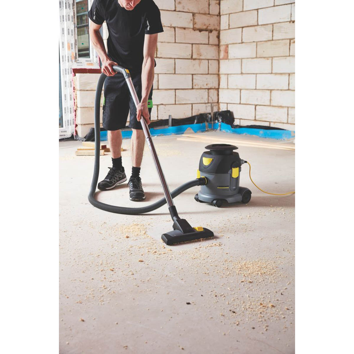 Karcher Dry Vacuum Cleaner Pro T10/1 Adv 10Ltr Corded Electric 700W 240V - Image 2