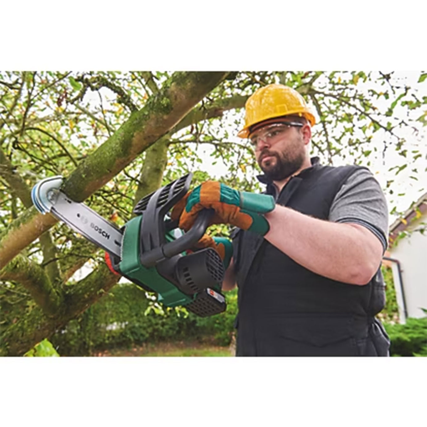 Bosch Chainsaw Cordless 18V 2.5Ah Li-Ion 06008B8070 20cm Lightweight Cutter - Image 5