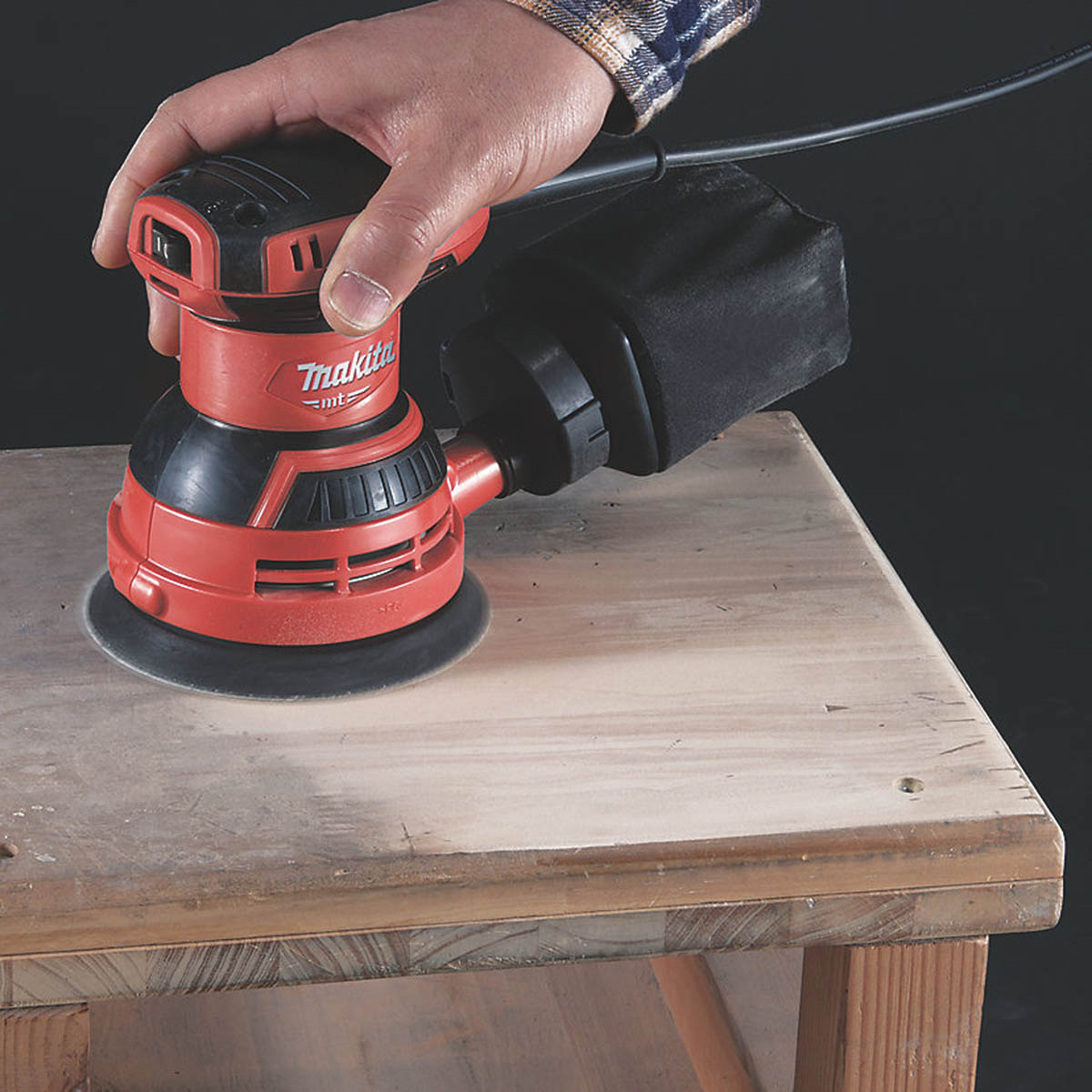 Makita Random Orbit Sander Electric M9204 Soft Grip 125mm Ergonomic Compact 240W - Image 2