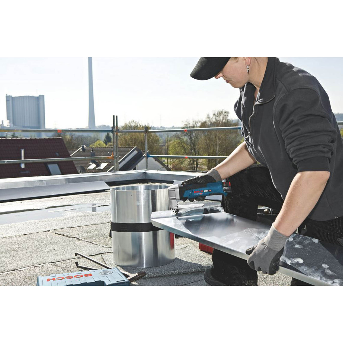 Bosch Metal Shear Cordless 12V Li-Ion GSC12V-13Professional Ergonomic Body Only - Image 3