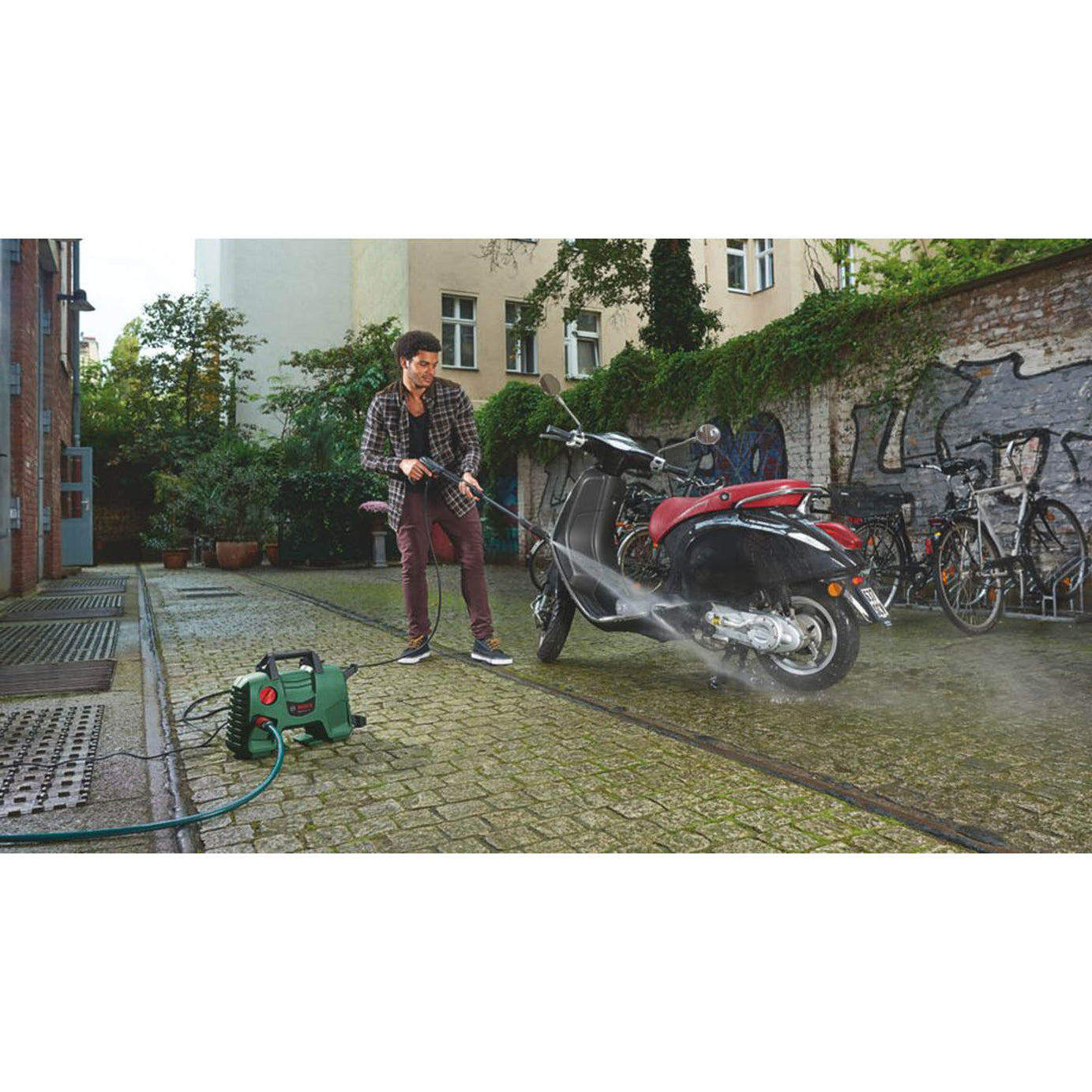 Bosch High Pressure Washer Jet EasyAquatak 110bar Corded Electric 1300W 240V - Image 4