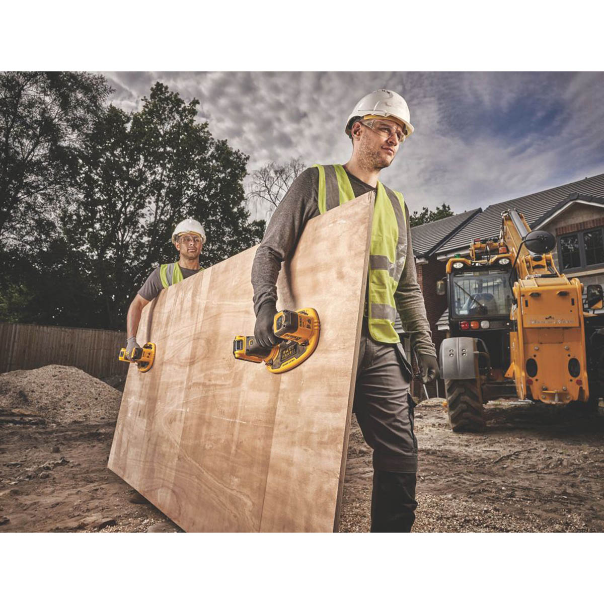 DeWalt Lifter Single Cup Suction Cordless 18V Li-Ion DCE590N-XJ 120Kg Body Only - Image 4