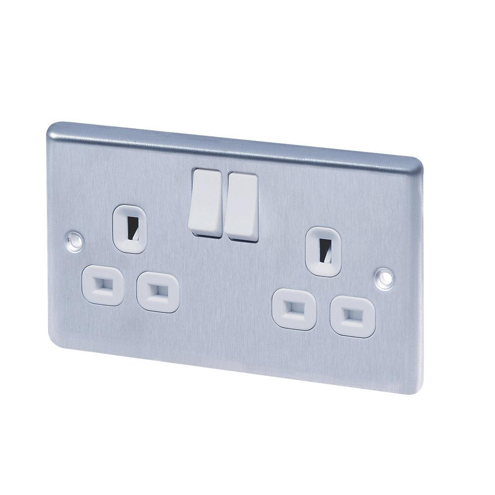 LAP Sockets Switched Plug 13A 2-Gang SP Polished Chrome Pack of 5 - Image 2