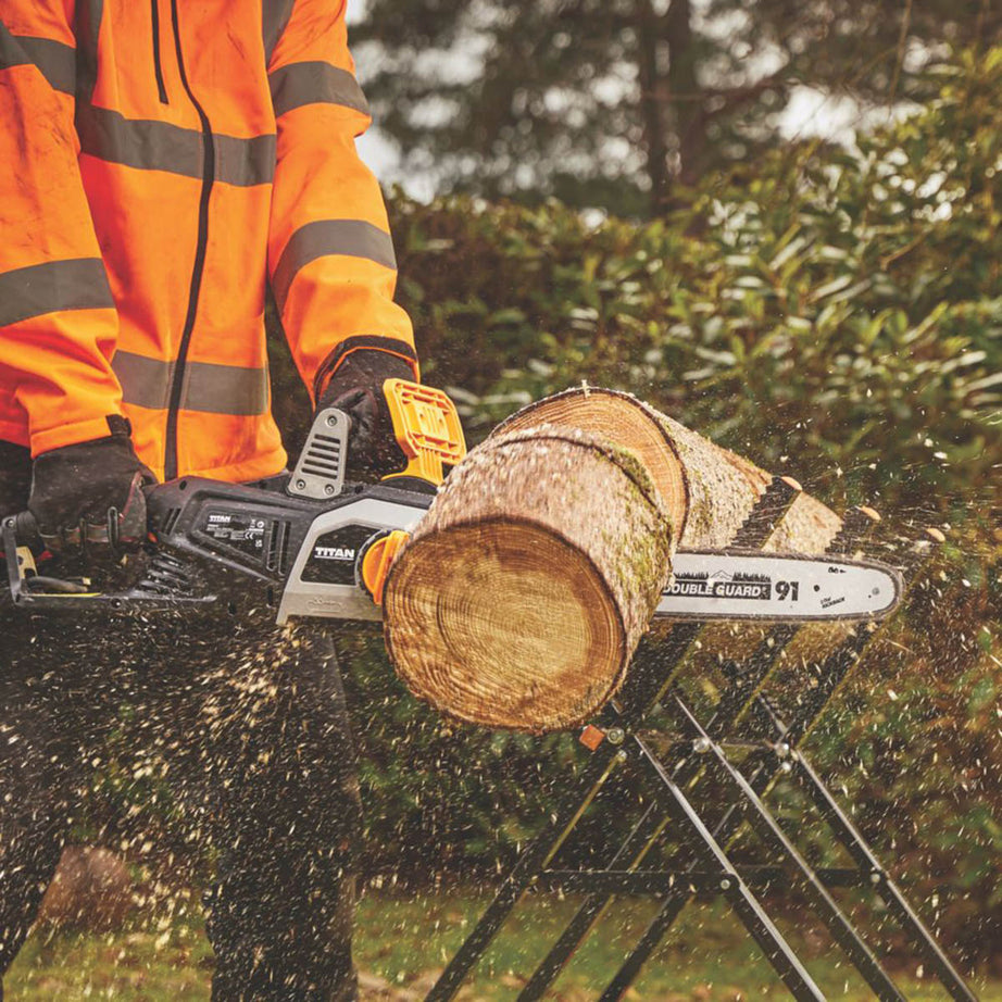 Titan Chainsaw Electric TTCS2400 45cm Garden Wood Cutter Heavy Duty 2400W - Image 4