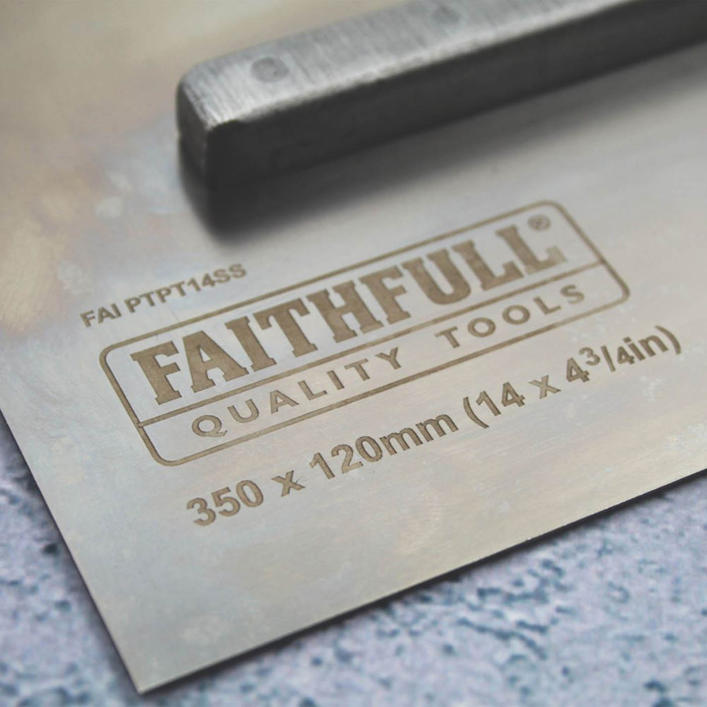 Faithfull Plastering Trowel Pre-Worn Durable Lightweight Soft Grip Handle 14in - Image 3