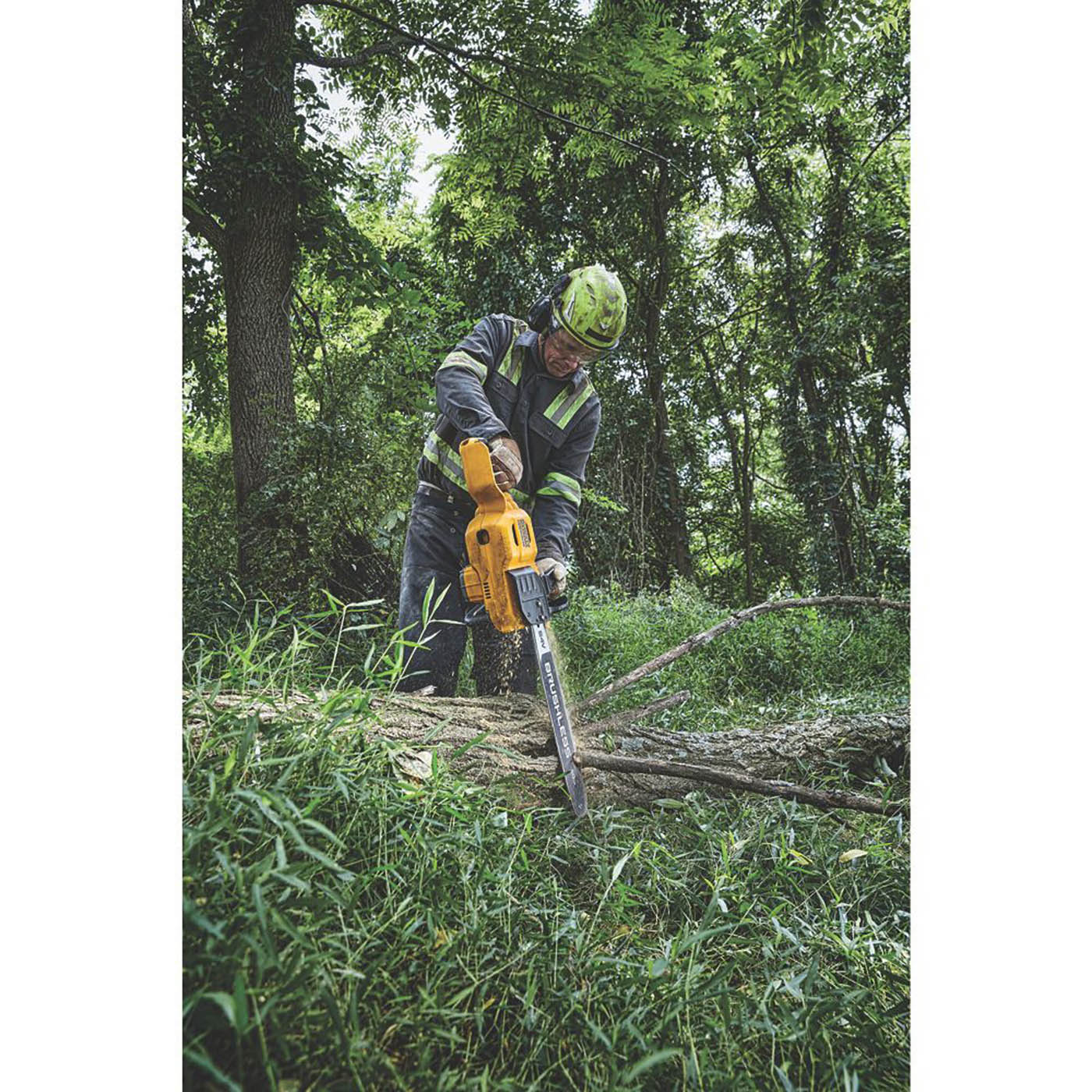 DeWalt Chainsaw Cordless 54V DCMCS575N-XJ Brushless 50cm Wood Cutter Body Only - Image 2